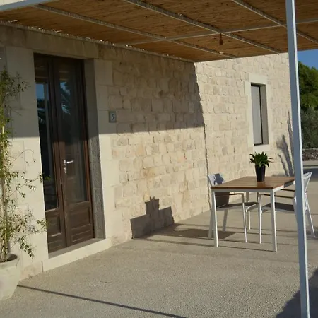 Antica Masseria Timparuci Pensión