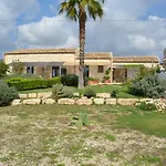 Antica Masseria Timparuci Gæstehus 4*